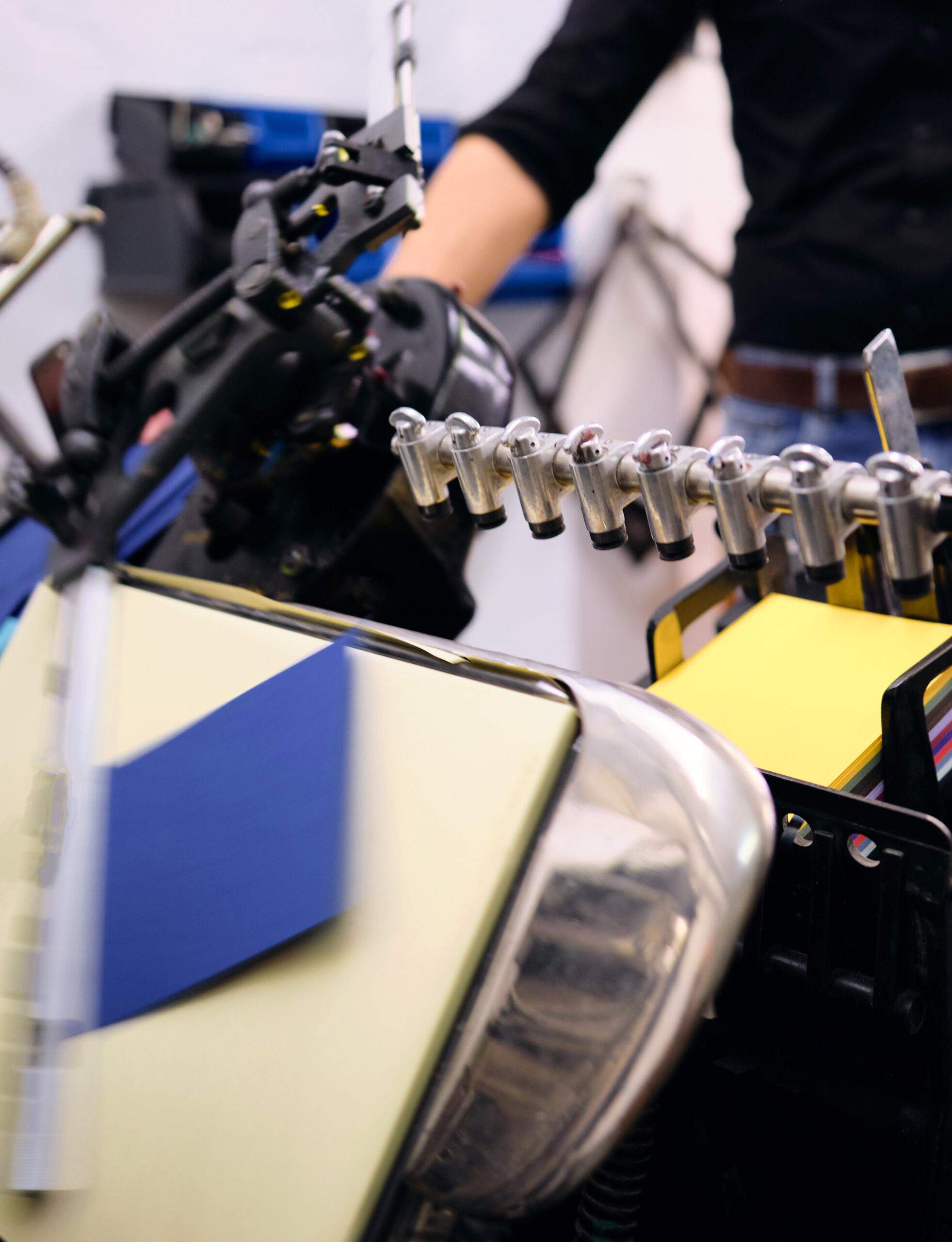 Blindprägung auf dem Heidelberg Tiegel.